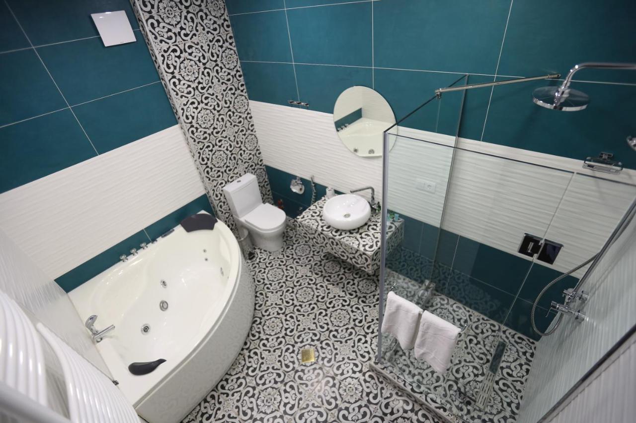 Golden Globe Boutique Hotel Tbilisi Bagian luar foto