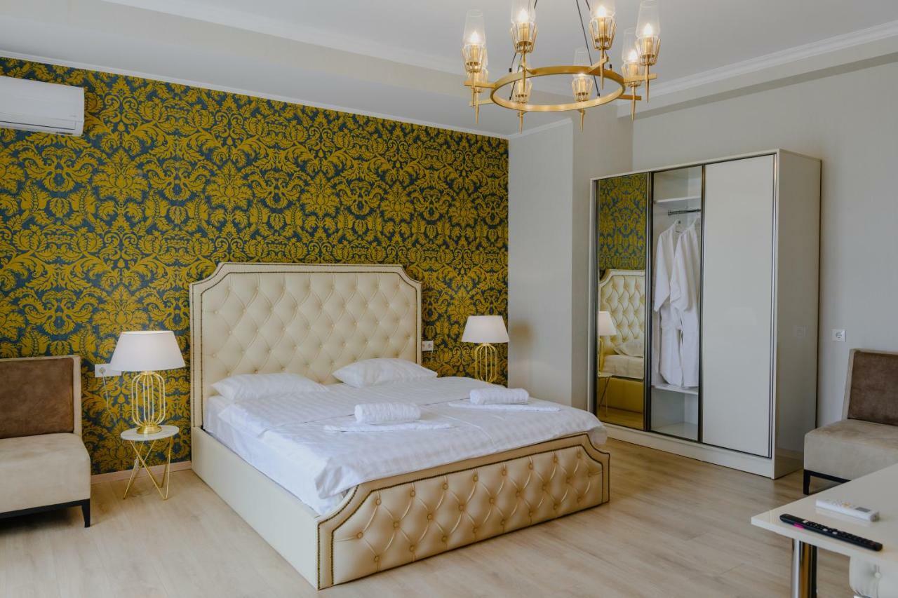 Golden Globe Boutique Hotel Tbilisi Bagian luar foto
