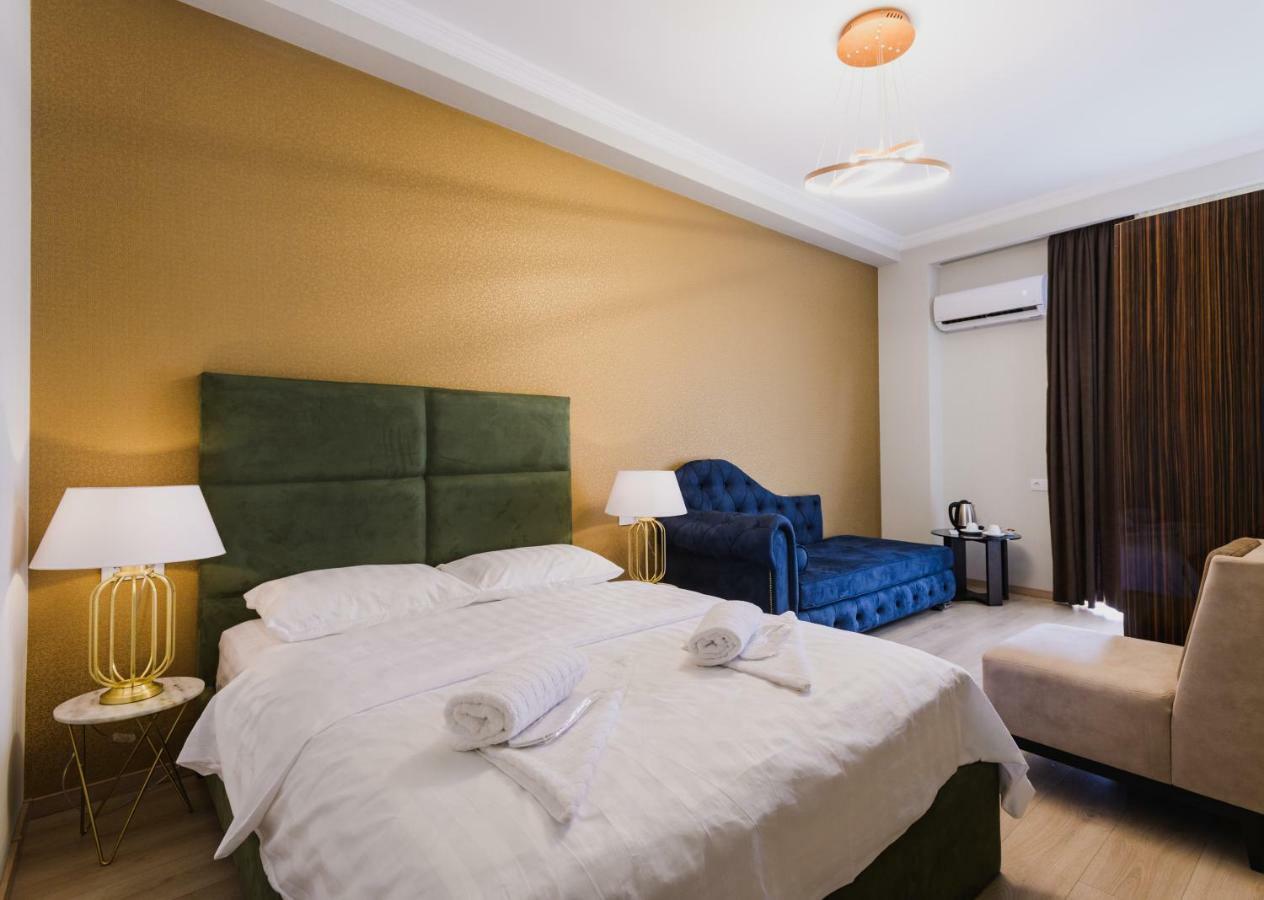 Golden Globe Boutique Hotel Tbilisi Bagian luar foto